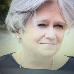 Meet your Posher, Cynthia